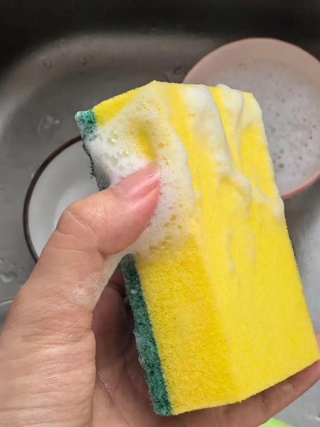 霉菌重灾区”很多人每天都在用惊到了！家里这些东西都是“(图11)