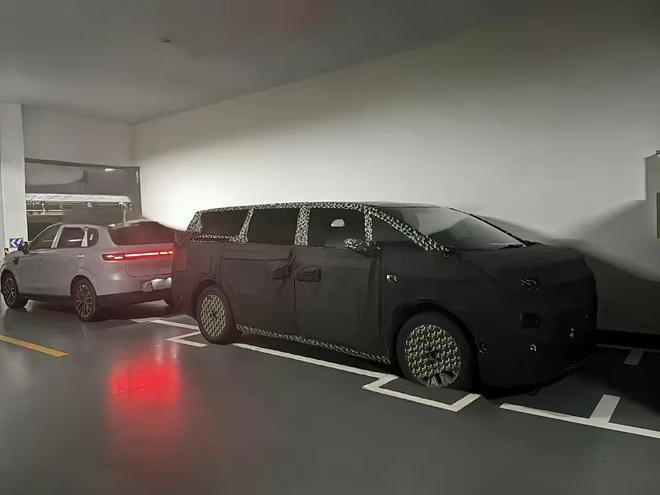 旗舰产品激光雷达+高阶智驾会火零跑全新MPV曝光定位全尺寸(图6)